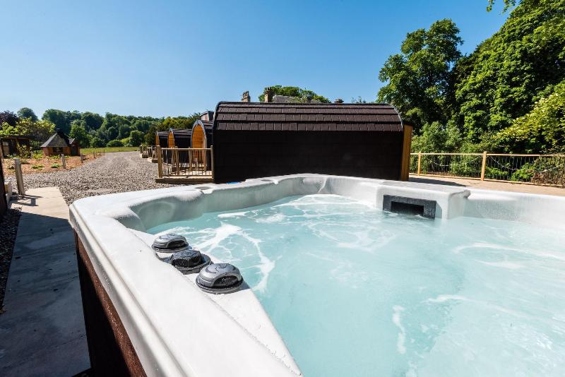 Weedingshall Lodges image