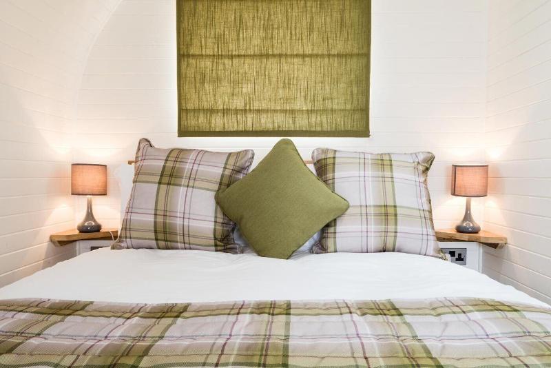 Weedingshall Lodges image
