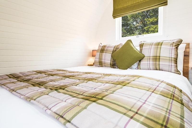 Weedingshall Lodges image