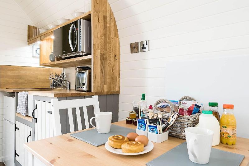 Weedingshall Lodges image