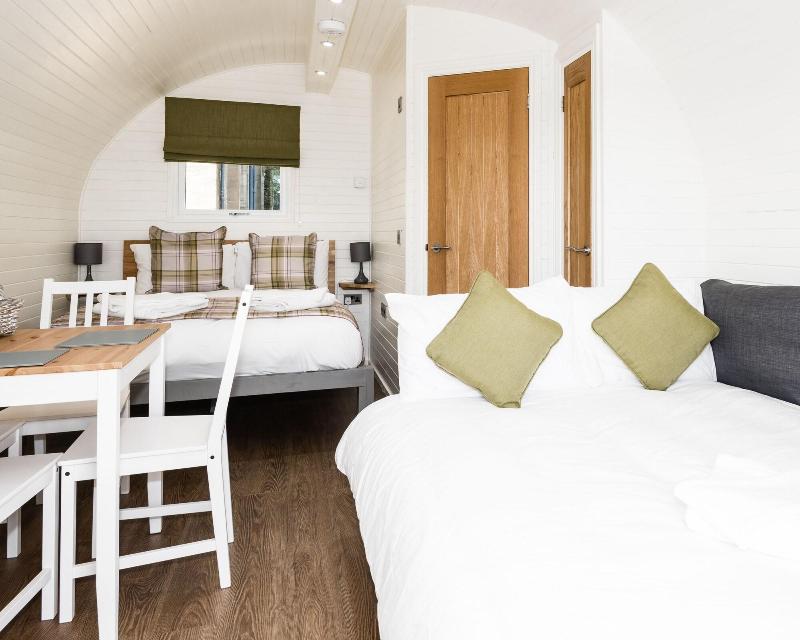 Weedingshall Lodges image
