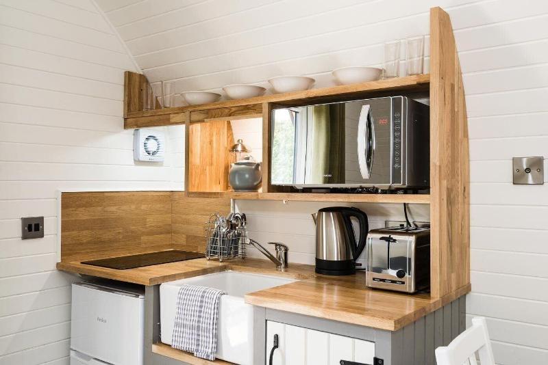 Weedingshall Lodges image