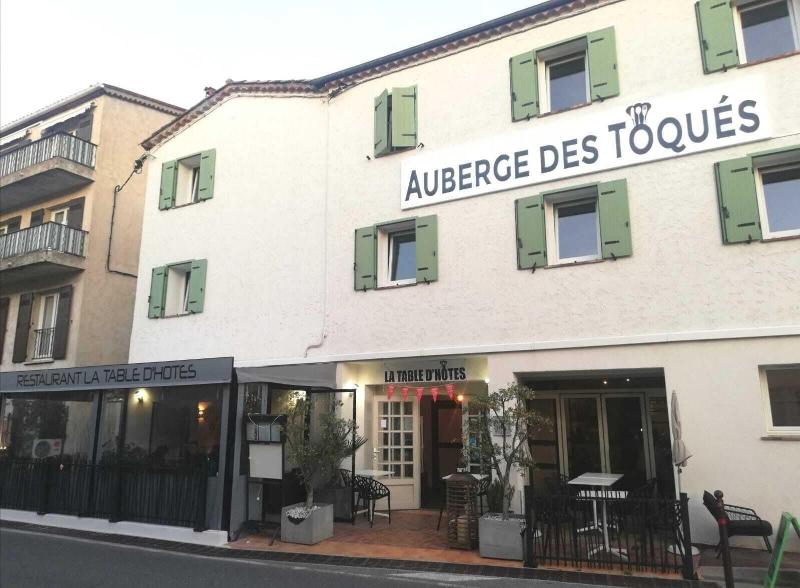 Auberge Des Toquã©s image