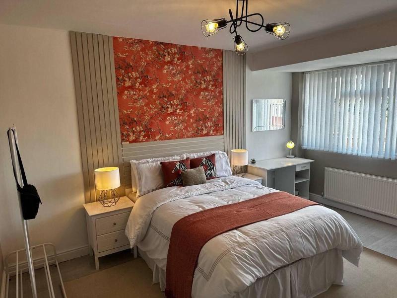 Lovely 3-bed House Near Birmingham Airport & Nec — main photo