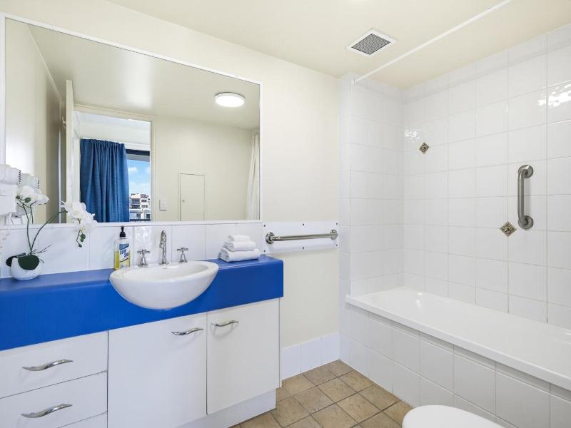 Belaire Place Motel Apartments image