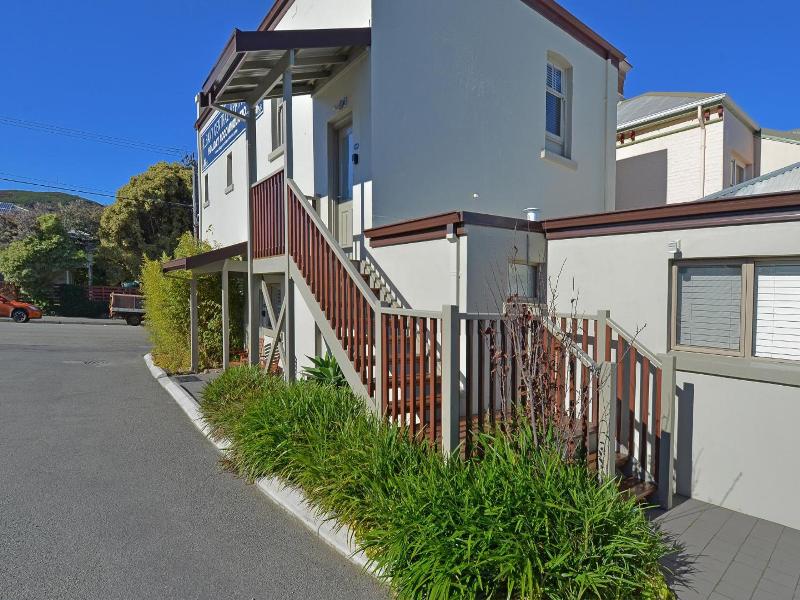 Albany Central Apartments image
