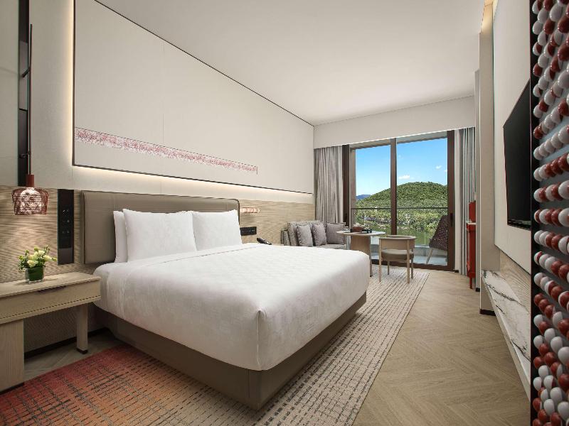Hualuxe Sanya Yalong Bay Resort image