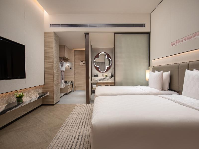 Hualuxe Sanya Yalong Bay Resort image