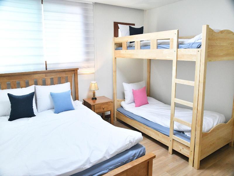 Dolma Guesthouse Hongdae image