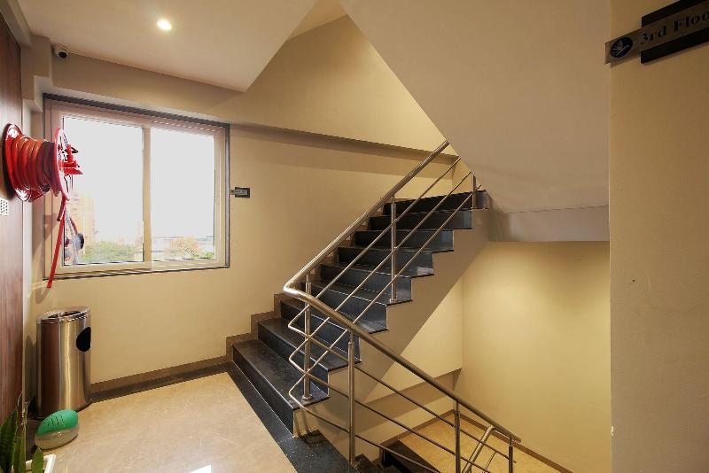 Staybird - Fortune House Business Hotel image