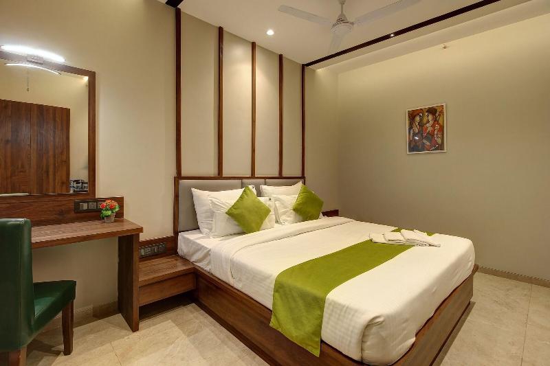 Staybird - Fortune House Business Hotel image