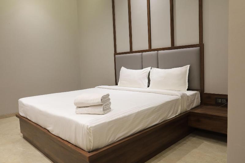 Staybird - Fortune House Business Hotel image