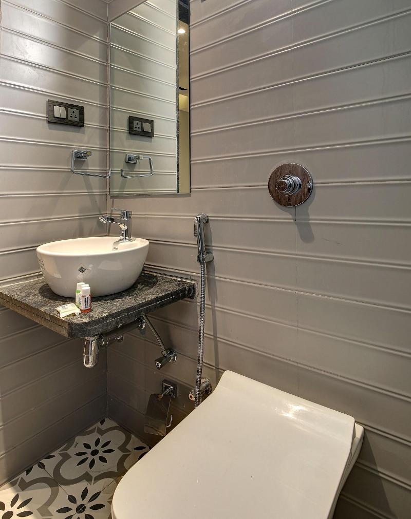 Staybird - Fortune House Business Hotel image