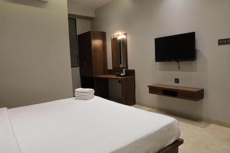 Staybird - Fortune House Business Hotel image