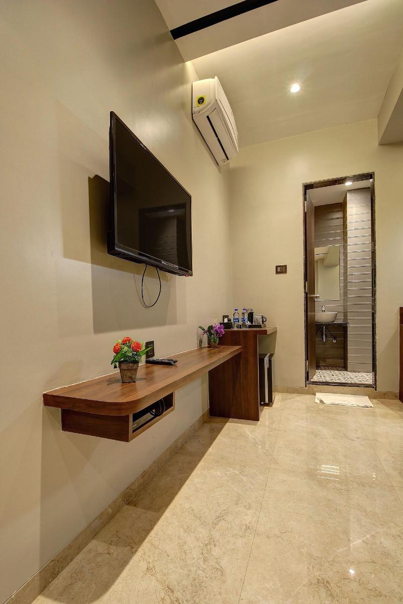 Staybird - Fortune House Business Hotel image
