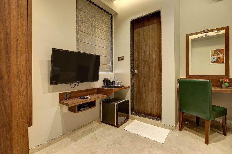 Staybird - Fortune House Business Hotel image