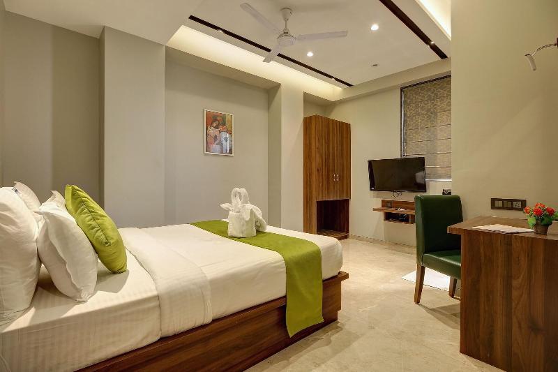 Staybird - Fortune House Business Hotel image