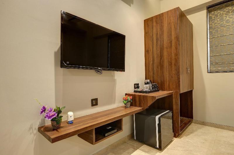 Staybird - Fortune House Business Hotel image