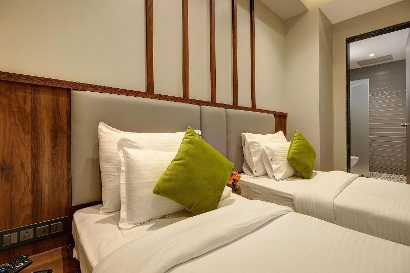 Staybird - Fortune House Business Hotel image