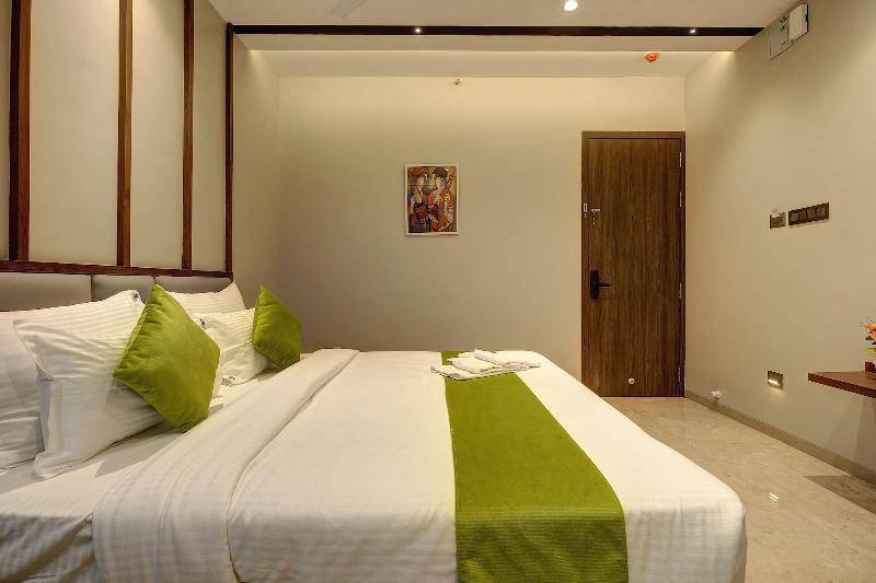 Staybird - Fortune House Business Hotel image