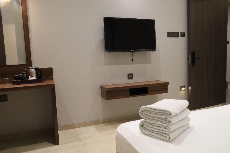 Staybird - Fortune House Business Hotel image