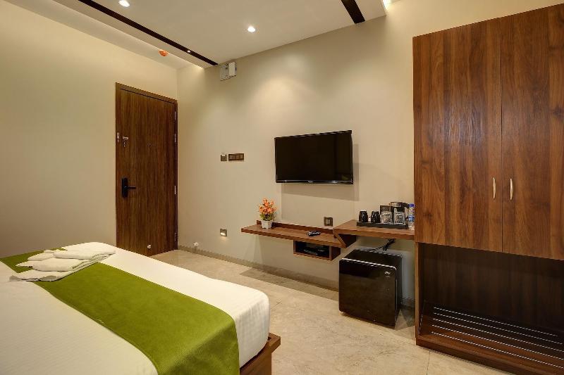 Staybird - Fortune House Business Hotel image