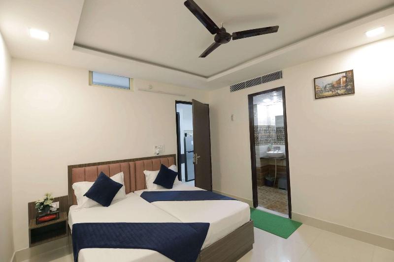 Hotel The Heights image