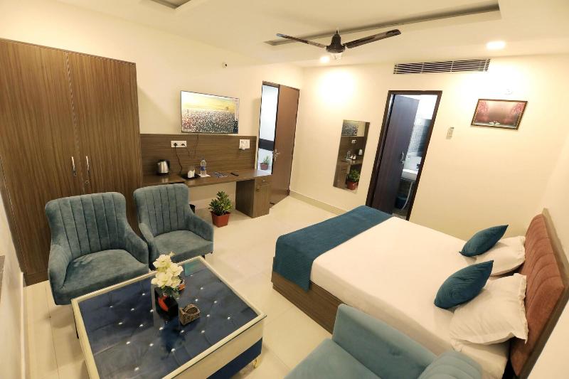 Hotel The Heights image