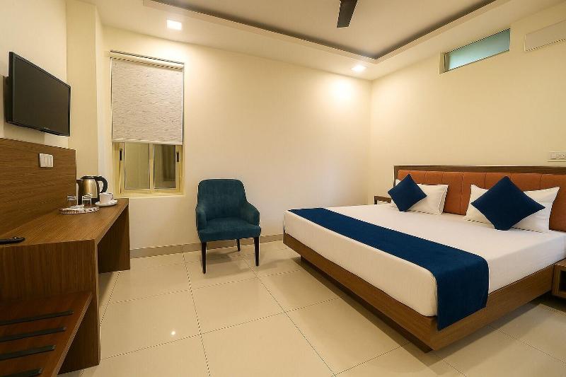 Hotel The Heights image