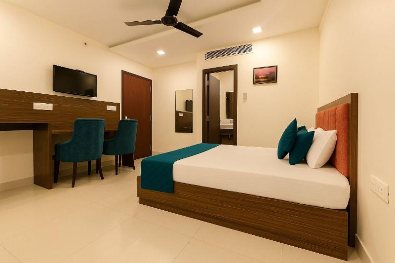 Hotel The Heights image