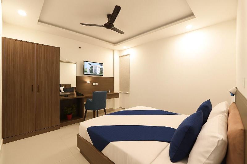 Hotel The Heights image
