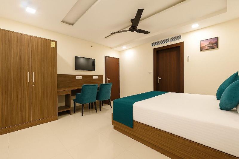 Hotel The Heights image