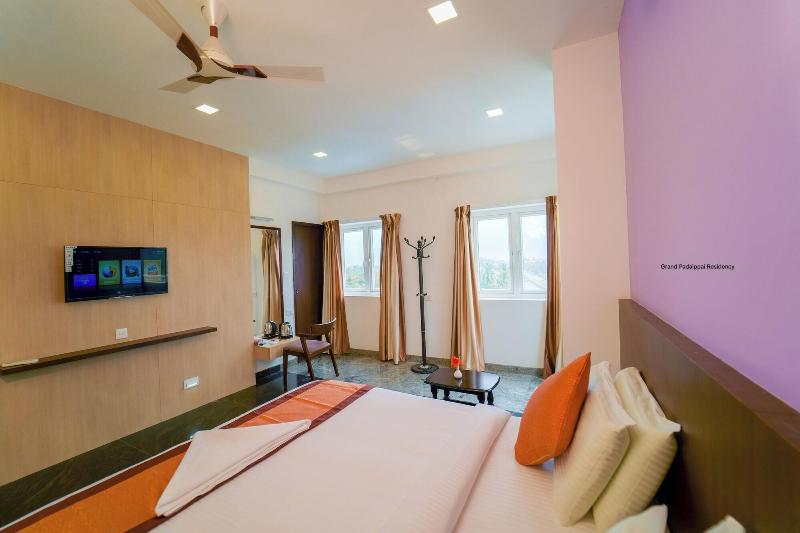Hotel Grand Padappai Residency image