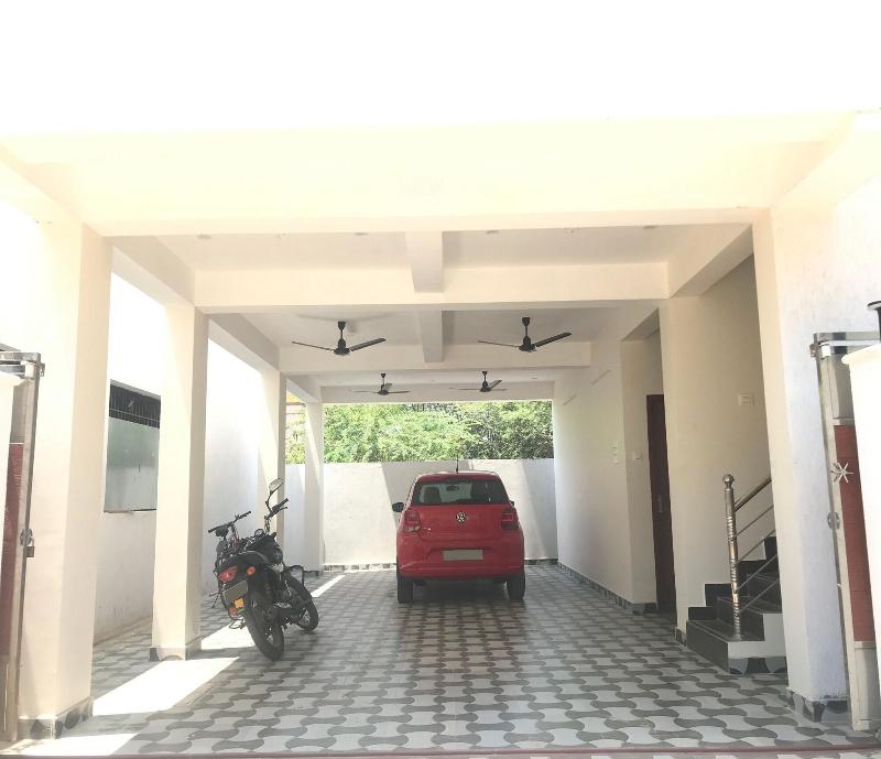 Urban Stay image