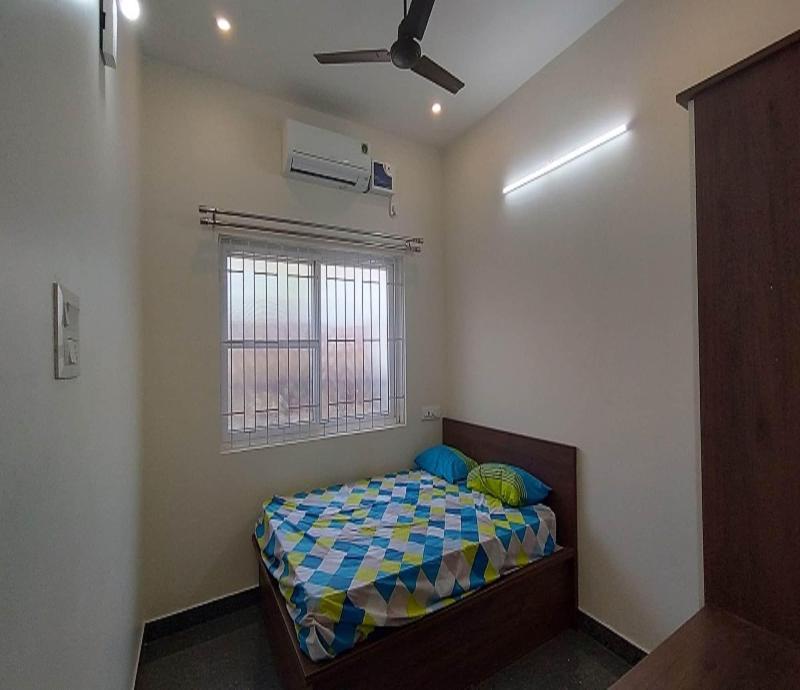 Urban Stay image