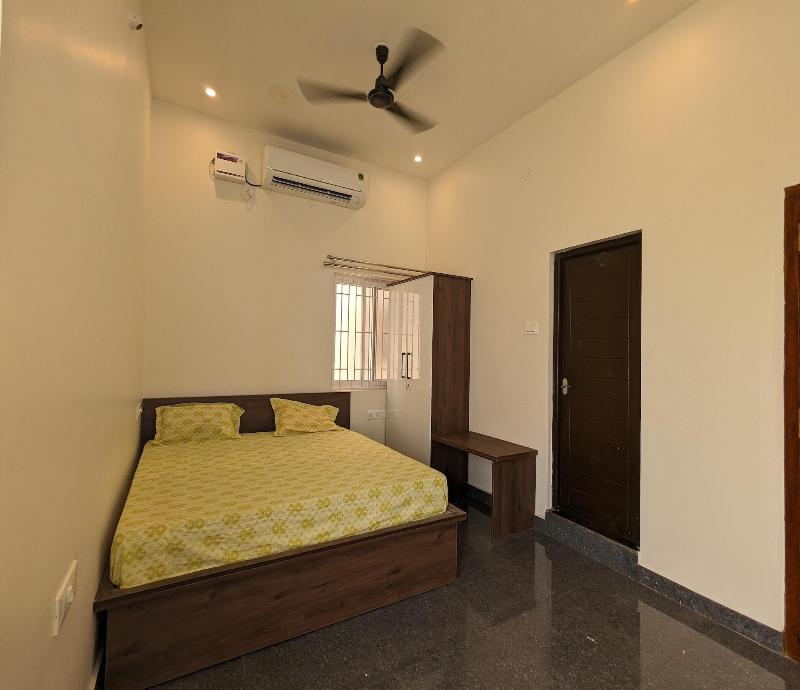 Urban Stay image