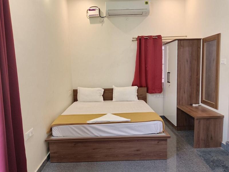 Urban Stay image