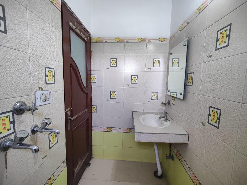 Harish Guest House -railway Station Road image