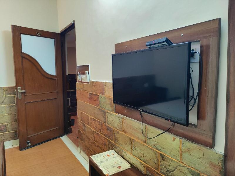 Harish Guest House -railway Station Road image