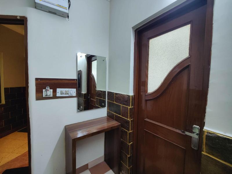 Harish Guest House -railway Station Road image