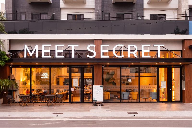 Meet Secret image