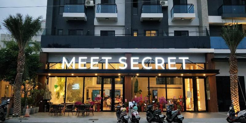 Meet Secret image