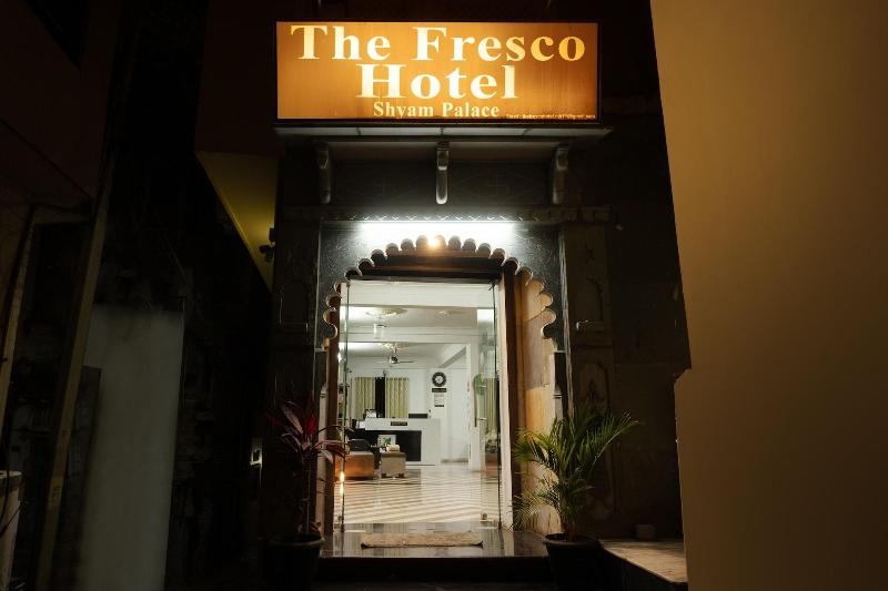 Treebo Trend The Fresco image