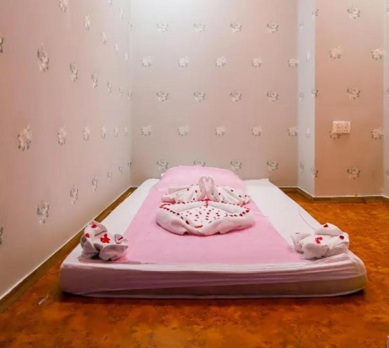 Shh Hotel image