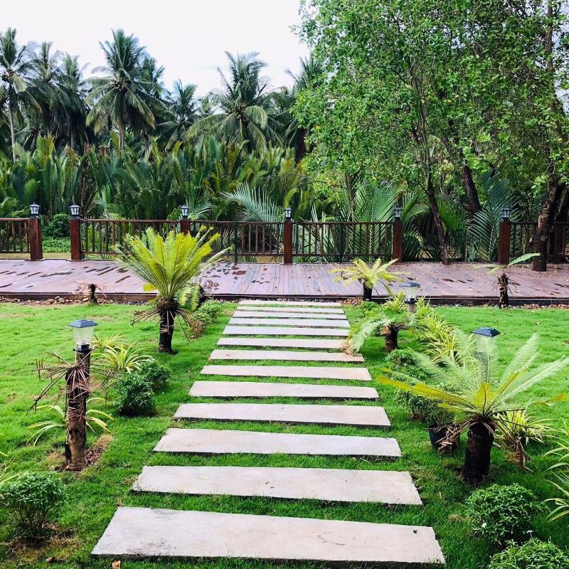 Kampot Tropical Village image