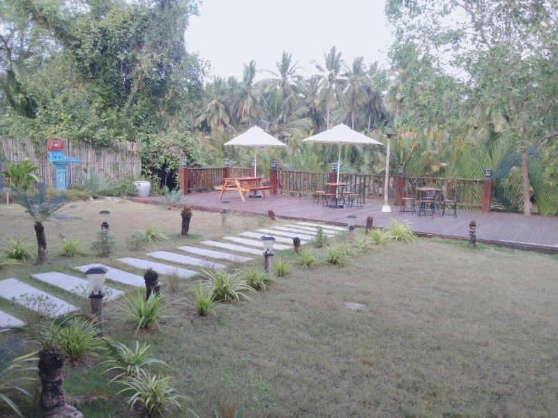 Kampot Tropical Village image