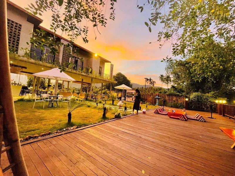Kampot Tropical Village image