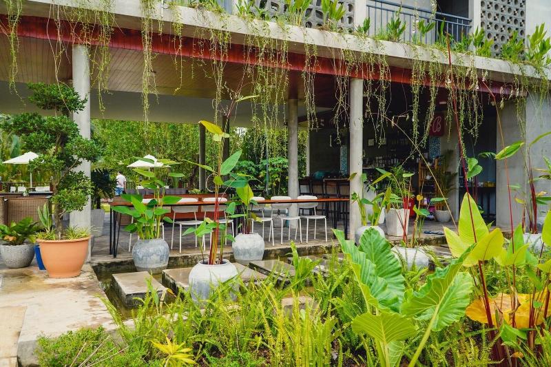 Kampot Tropical Village image