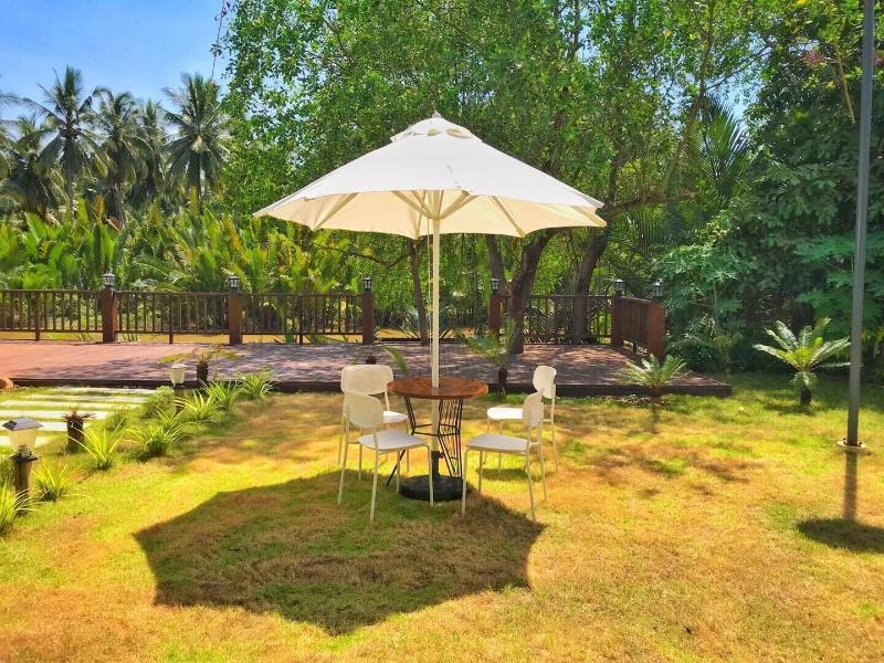 Kampot Tropical Village image