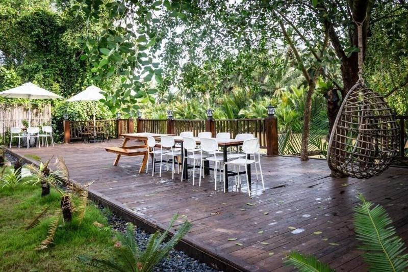 Kampot Tropical Village image